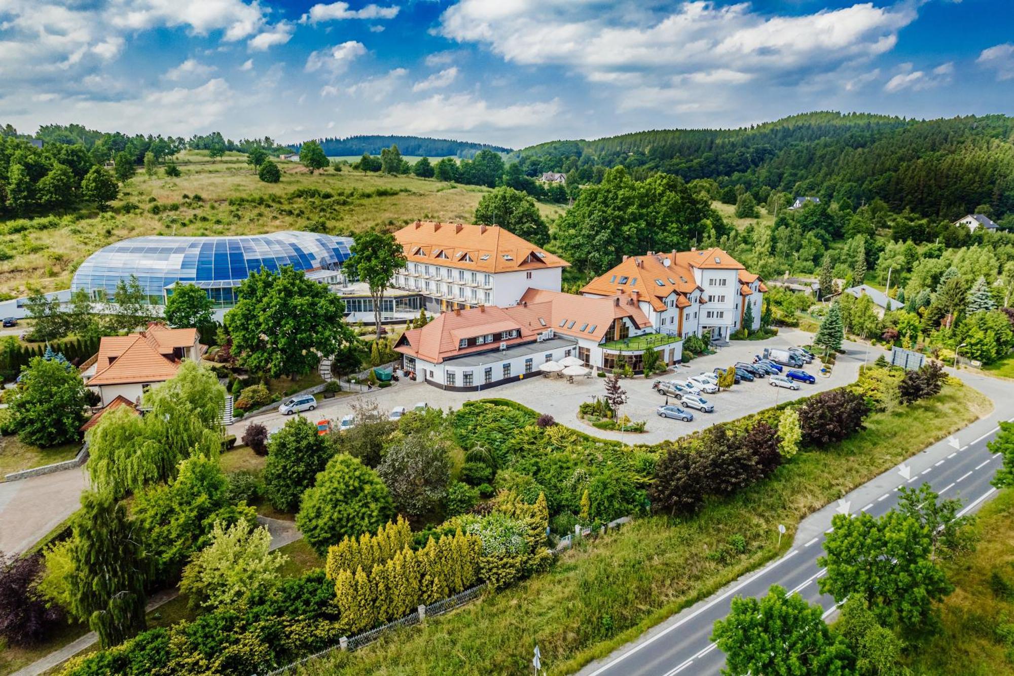 Kyriad Karkonosze Wojcieszyce Exterior photo